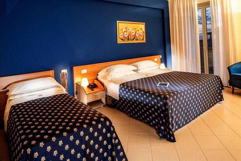Riviera Del Sole Hotel Resort Spa Piraino Exterior photo