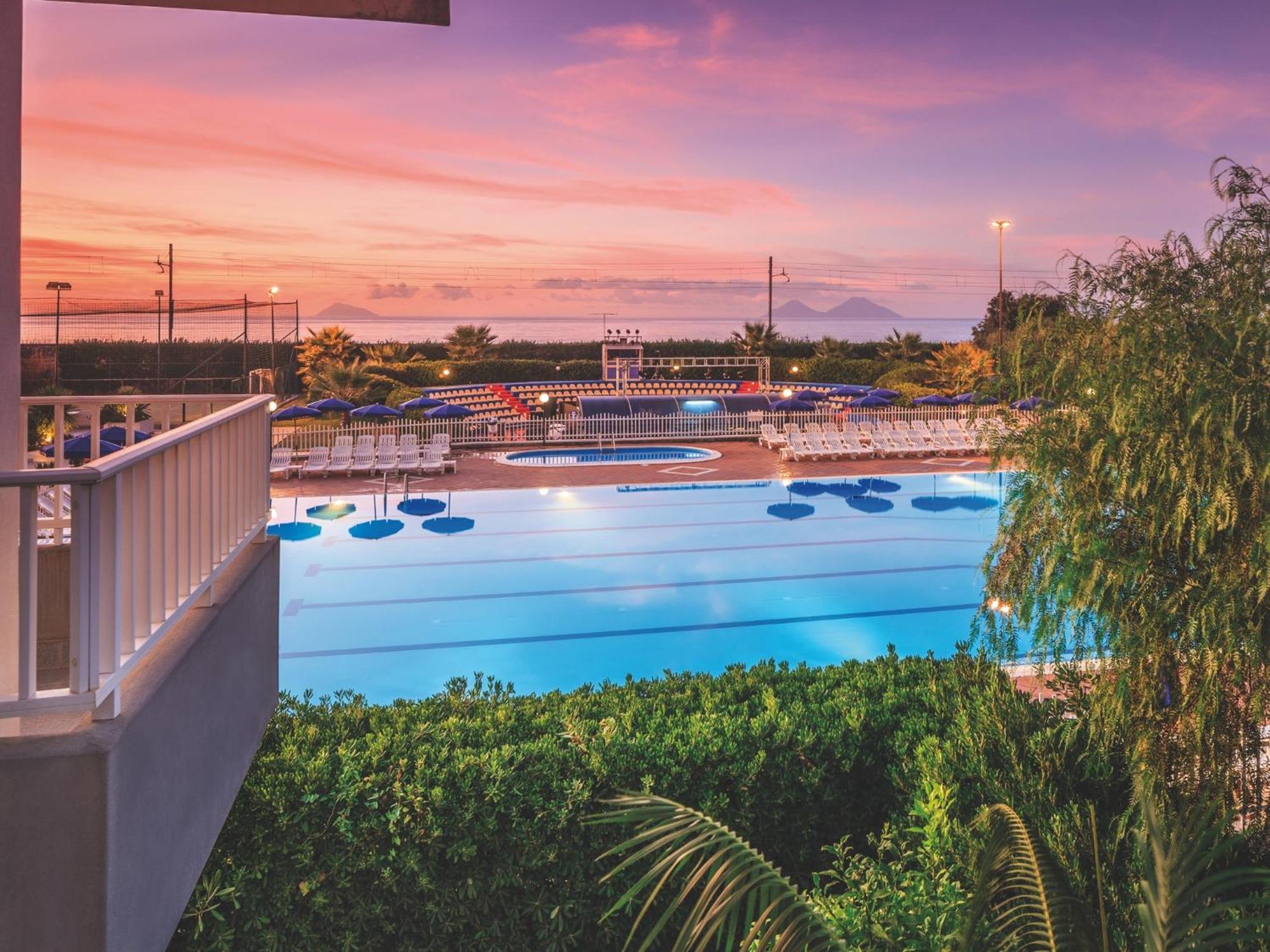 Riviera Del Sole Hotel Resort Spa Piraino Exterior photo