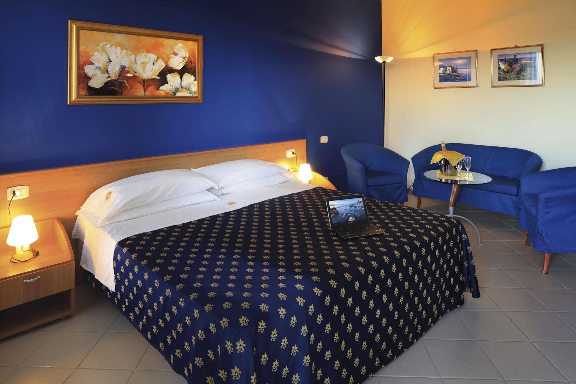 Riviera Del Sole Hotel Resort Spa Piraino Exterior photo